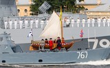 50 tàu chiến, tàu ngầm Nga phô trương sức mạnh